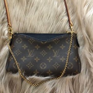 Louis Vuitton Pallas Clutch